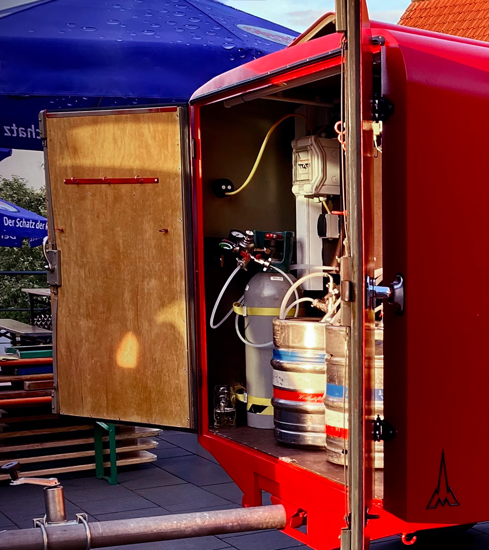 In Gerätefach 4 des Eventmobil-Anhängers können Fässer, CO² und Elektrik gelagert werden.
